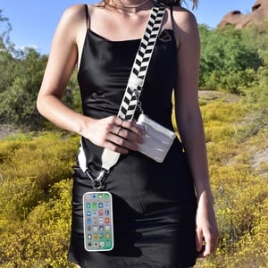 🔥LAST DAY 70% OFF👍Essential for travel-Phone Strap with Zippered Pouch🎉