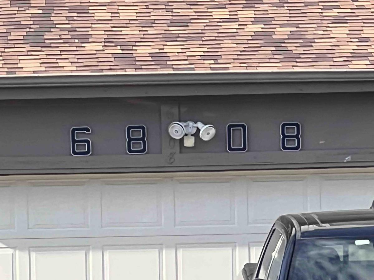🎁✨Solar-powered outdoor illuminated door number