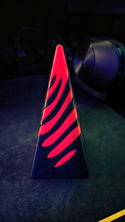 🔥Last Dat 49% OFF - Impossible Pyramid Passthrough Sculpture